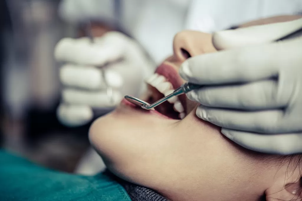 Atendimento de emergência odontológica no Instituto Kopp em Curitiba