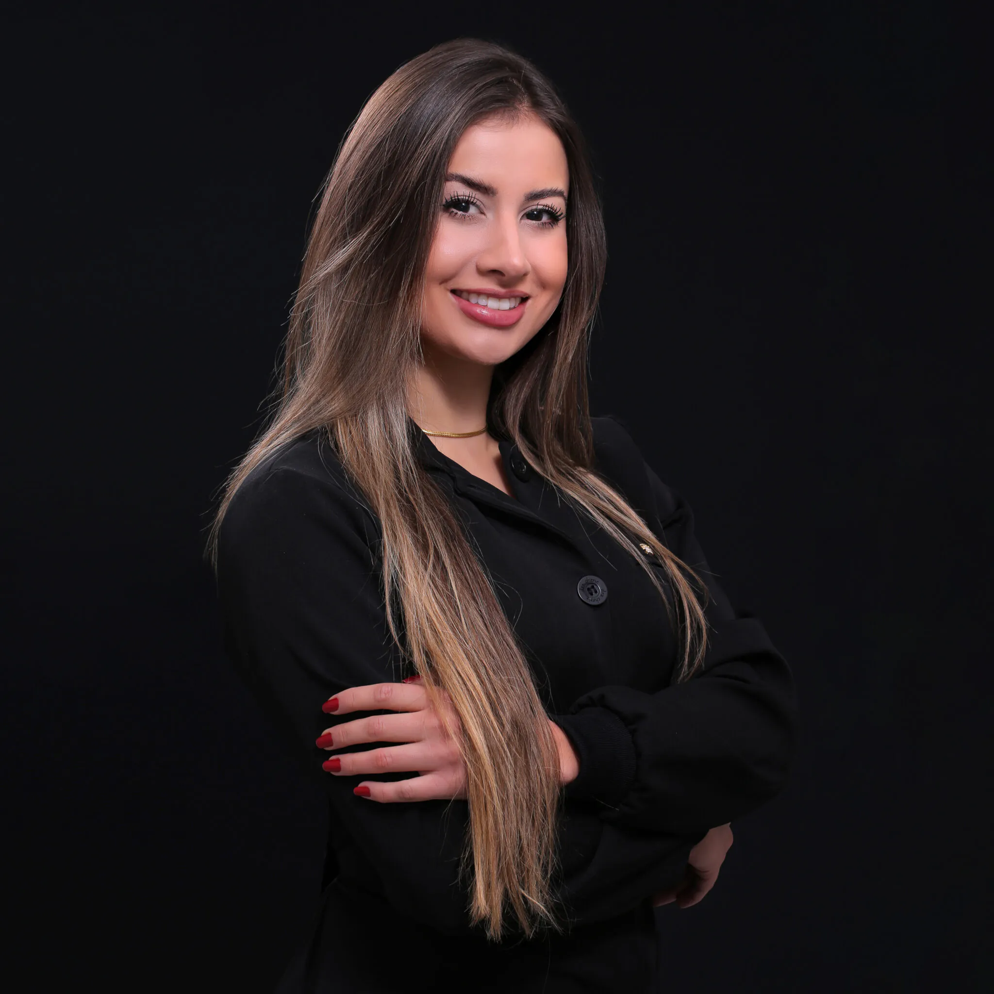 Dra. Fernanda Kopp, especialista em implantodontia e estética — CRO 29916/PR