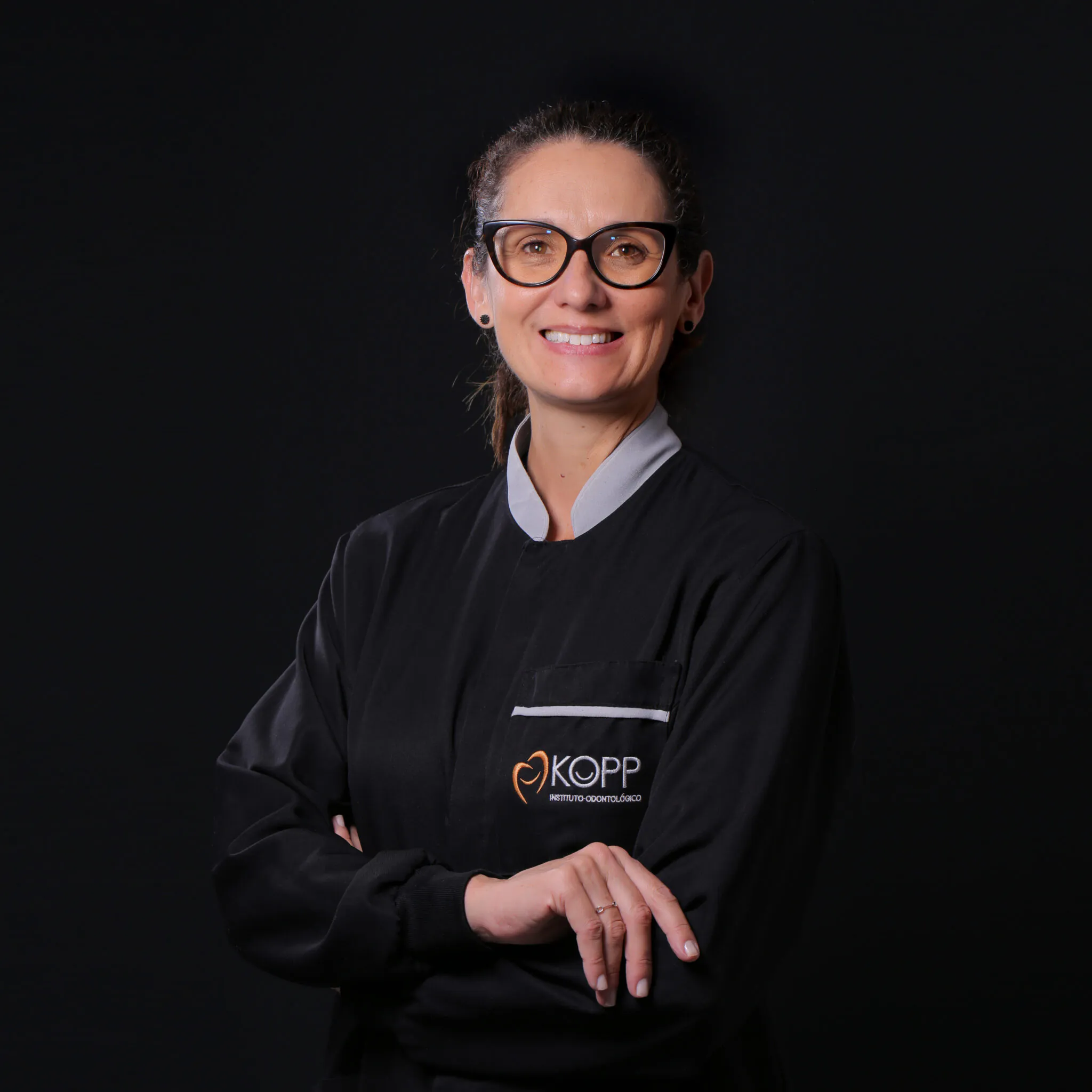 Dra. Carmen Lucia Mueller Storrer, especialista em periodontia — CRO 9720/PR